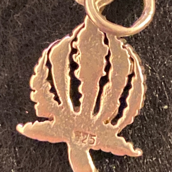 Vintage Sterling Silver Leaf Pendant - Picture 3 of 4